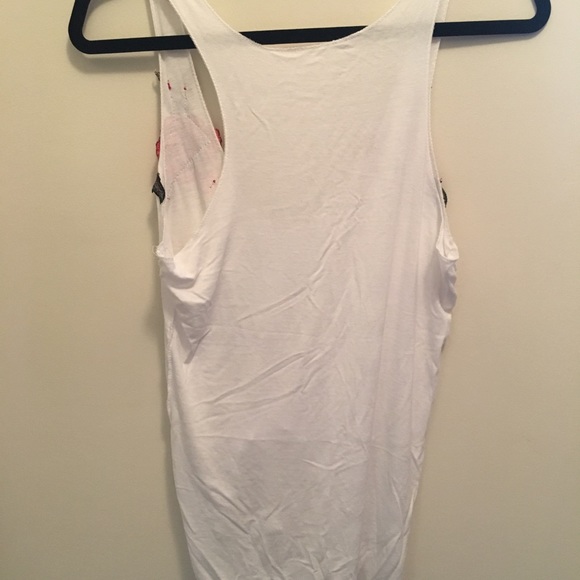 WHITE ROSE PATCHED TOP - Picture 3 of 4